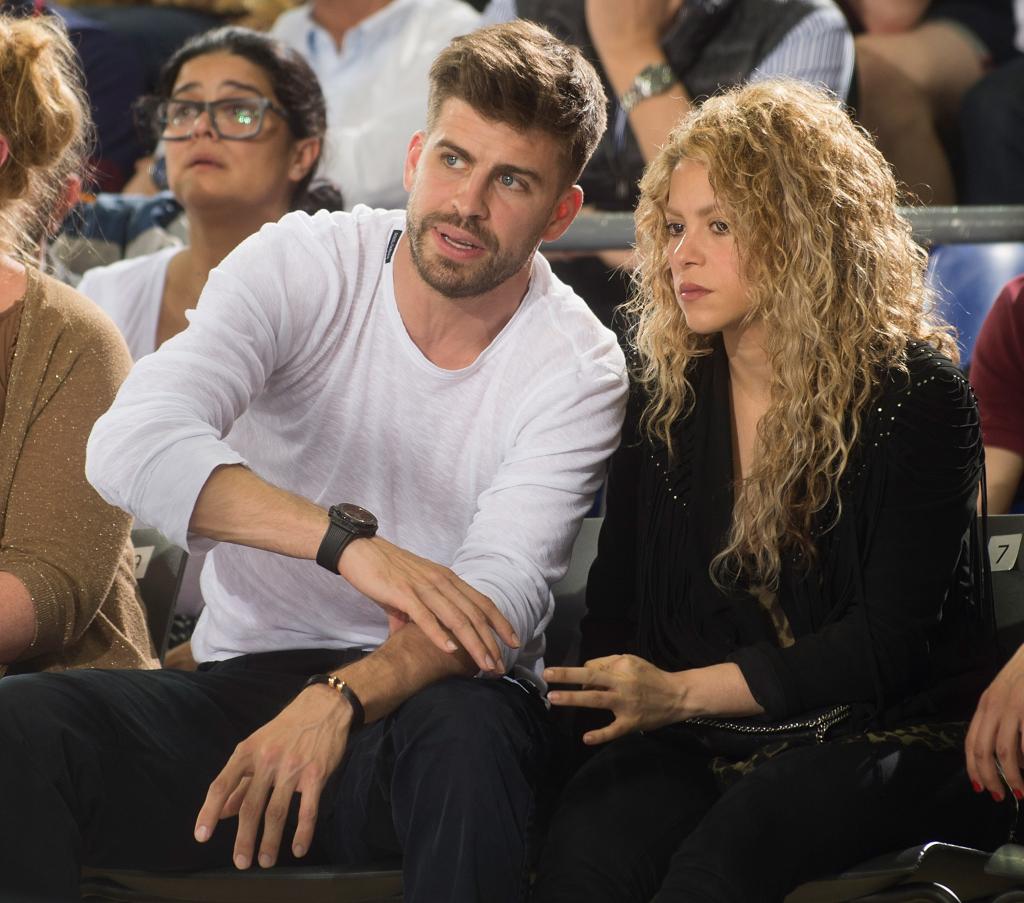 Shakira and Gerard Piqué at a basketball game.