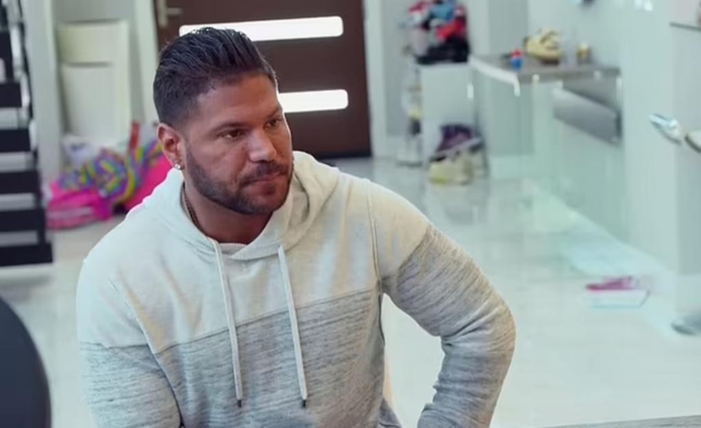 Ronnie Ortiz-Magro films "Jersey Shore"