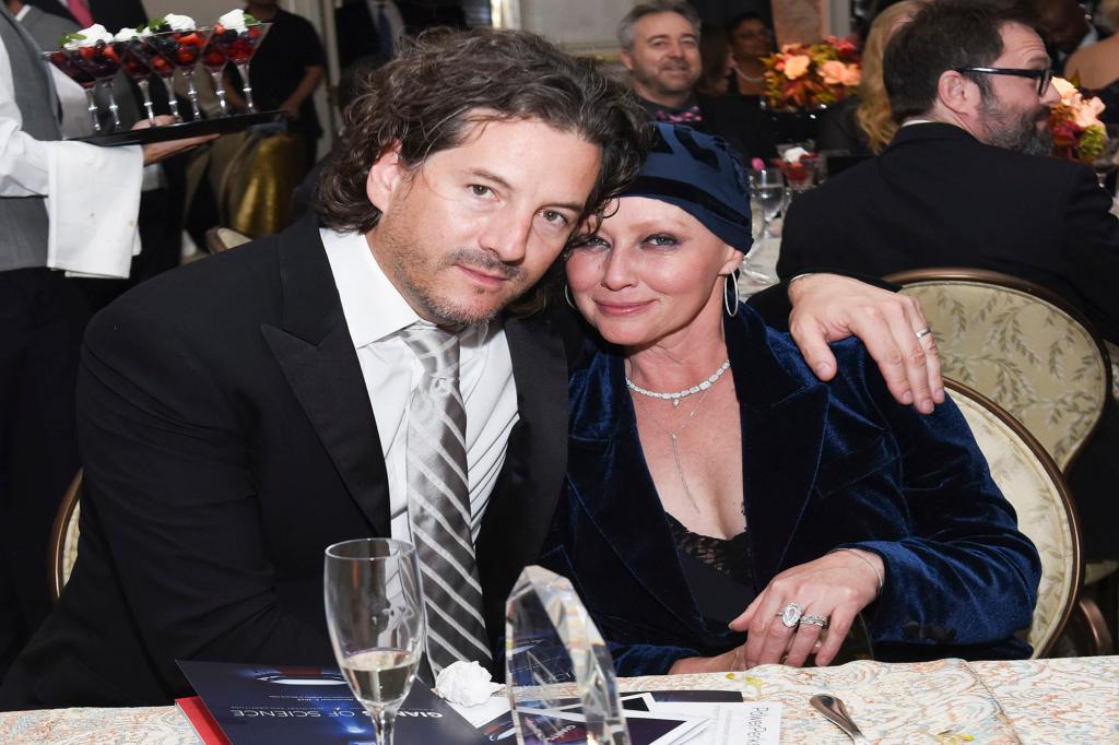 Iswarienko (L) and actress Shannen Doherty at American Cancer Society's Giants of Science Los Angeles Gala on November 5, 2016 in Los Angeles, California.