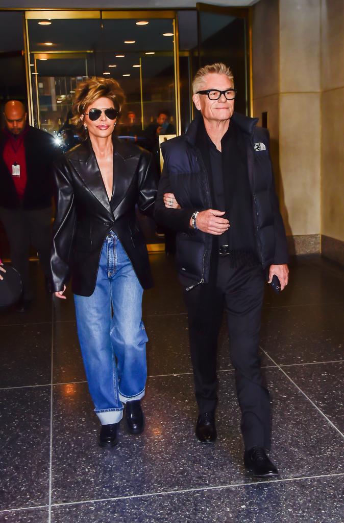 Lisa Rinna and Harry Hamlin walking together