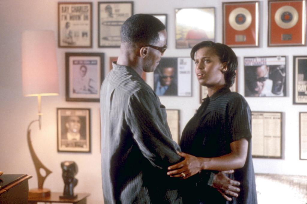 Jamie Foxx and Kerry Washington act in "Ray"