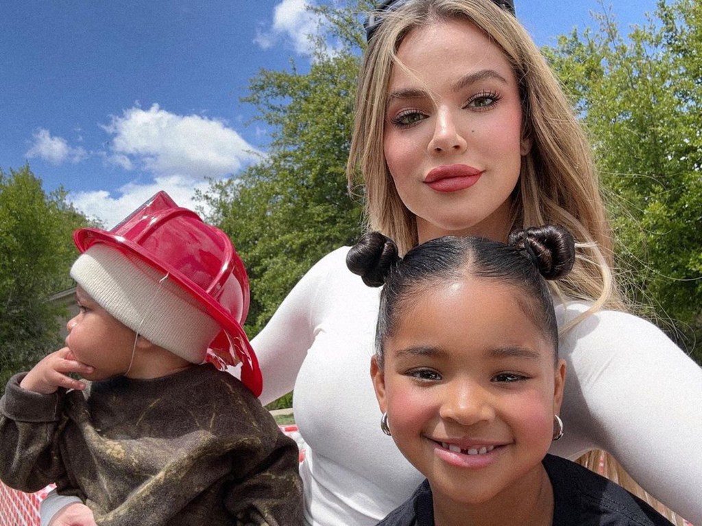 Khloé Kardashian takes selfie with son Tatum and daughter True