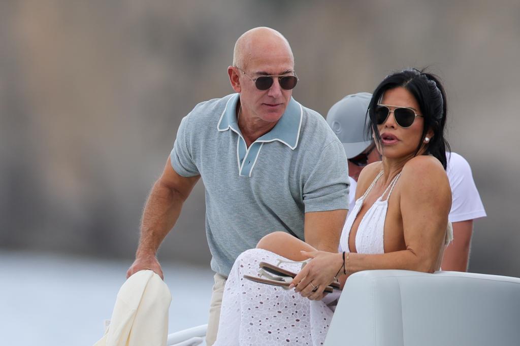 Lauren Sánchez and Jeff Bezos on his yacht.