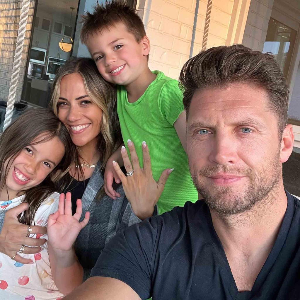 Jana Kramer and Allan Russell engagement with her two kids.