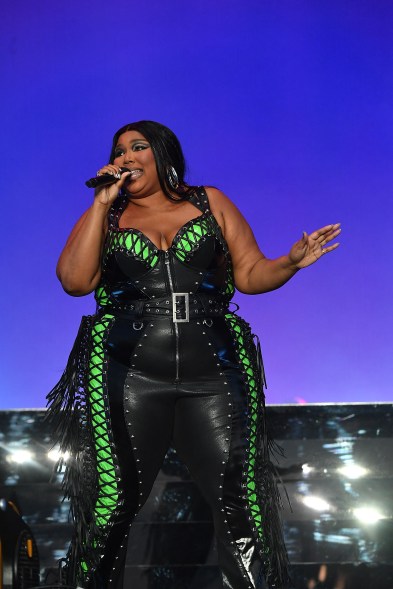 lizzo performing