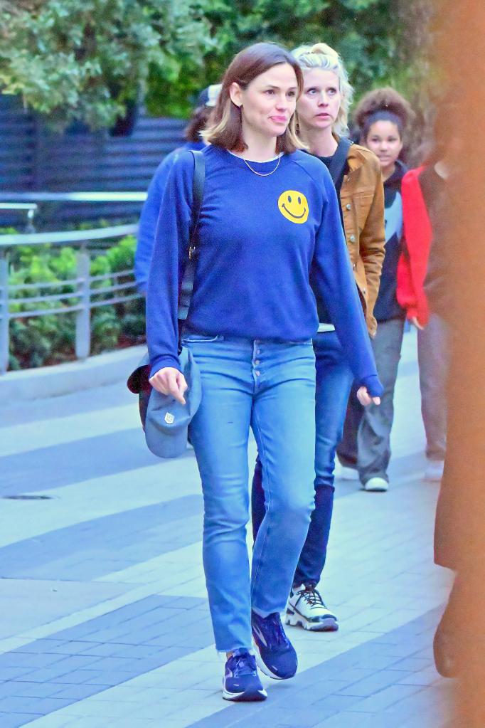 Jennifer Garner nat Disneyland.