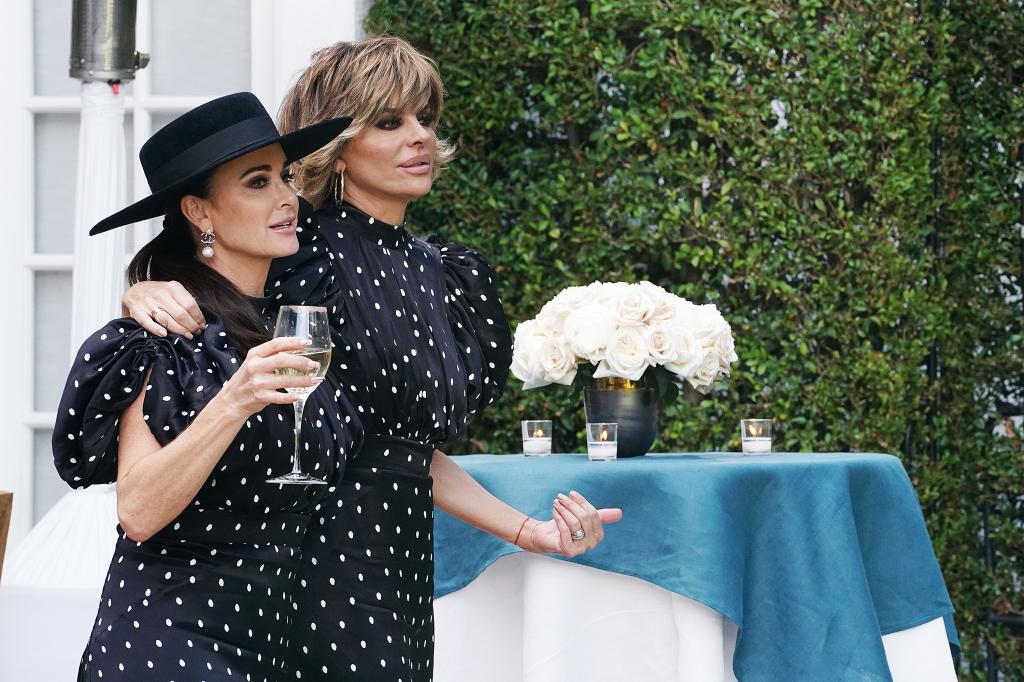 Lisa Rinna and Kyle Richards on "The Real Housewives of Beverly Hills."