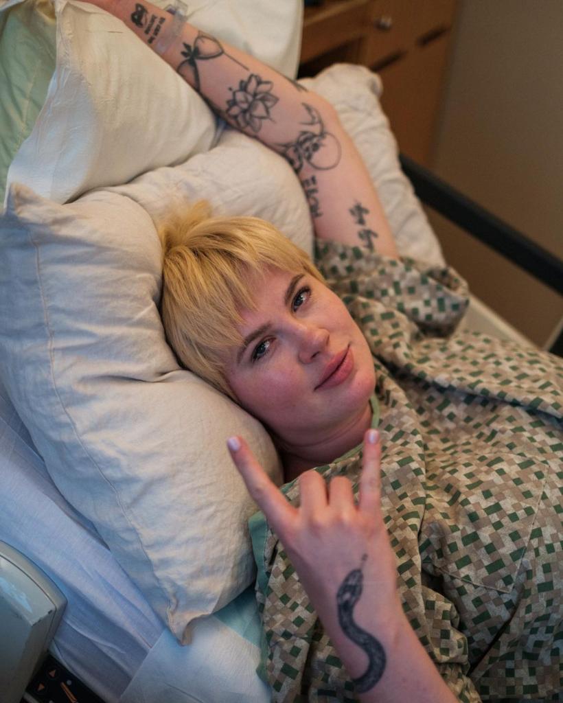 Ireland Baldwin in bed.