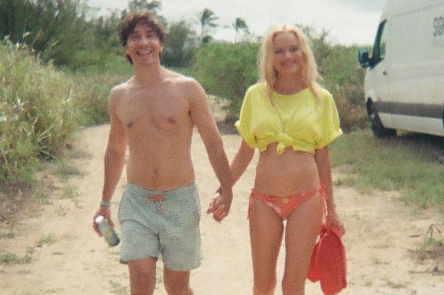 Newlyweds Justin Long and Kate Bosworth hit the beach and more star snaps