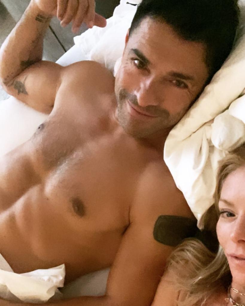 Kelly Ripa and Mark Consuelos take selfie in bed