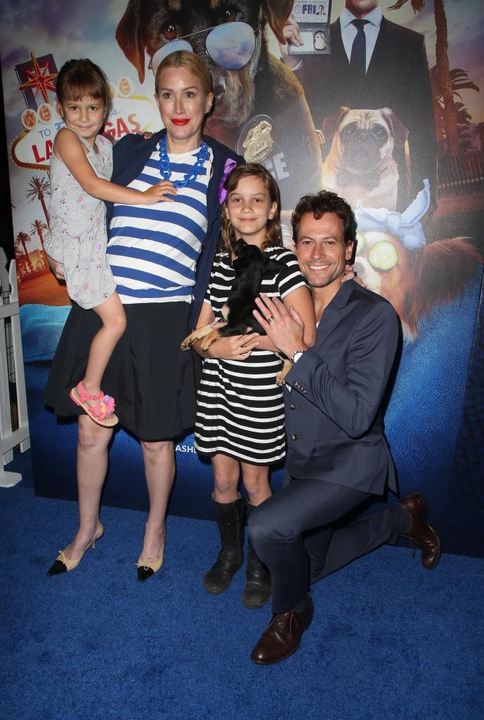 Ioan Gruffudd and Alice Evans with their kids.