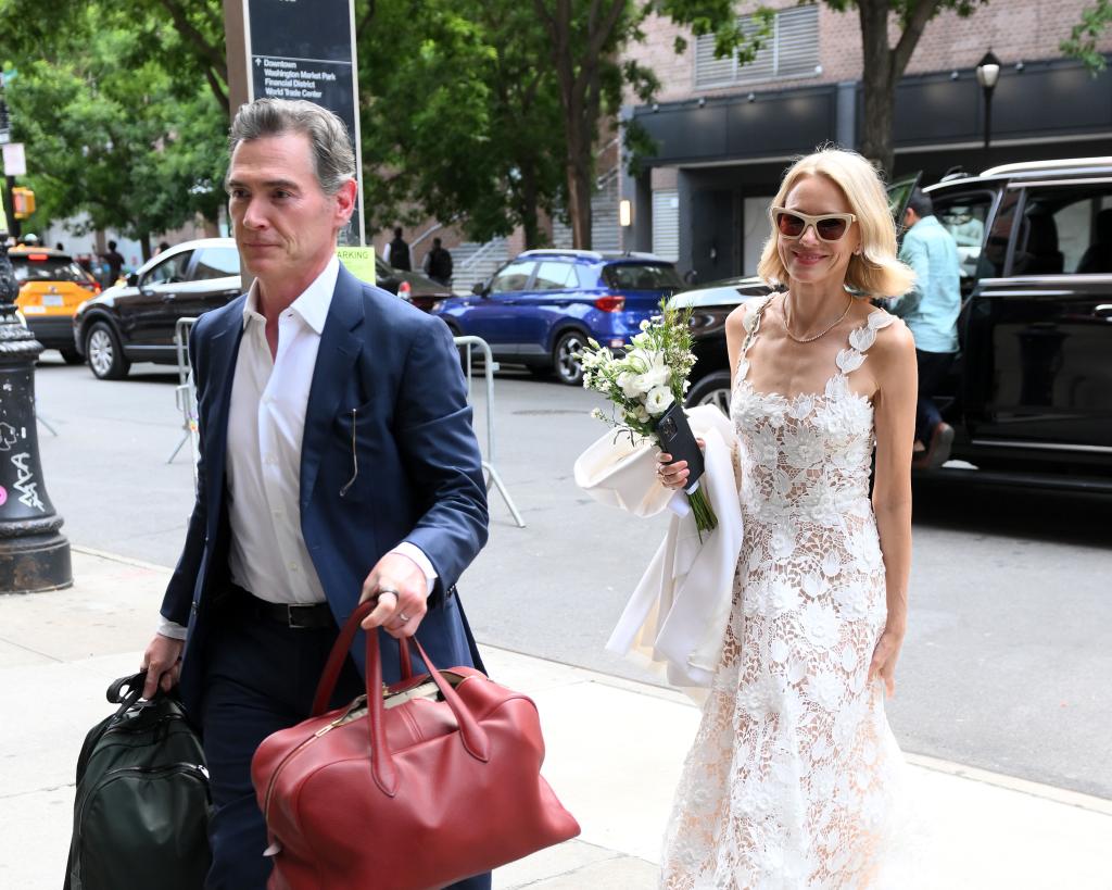 Naomi Watts and Billy Crudup walking in NYC.