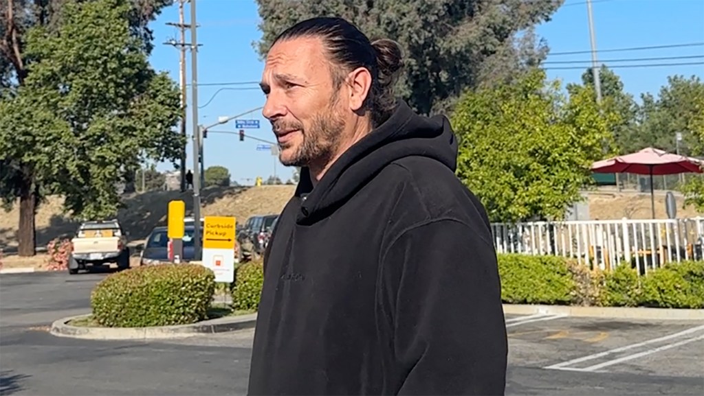 Kevin Federline outside of a McDonald's.