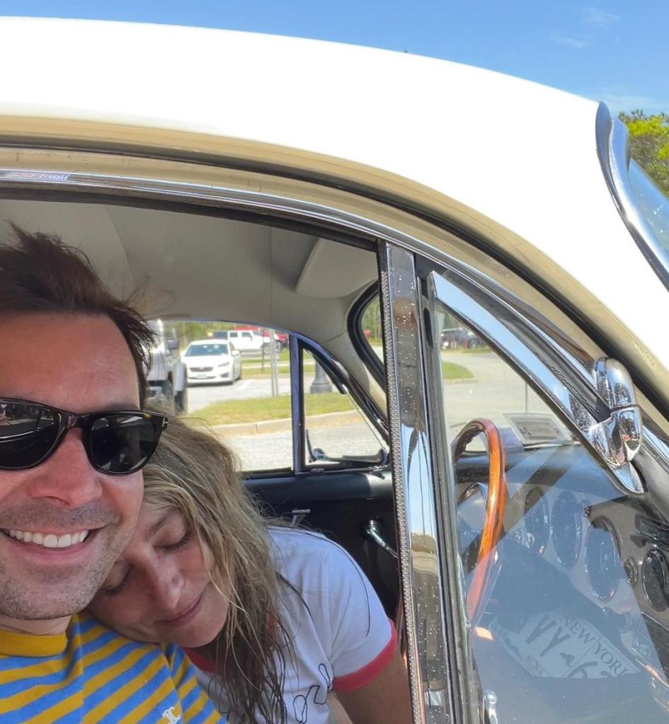 Jimmy Fallon and Nancy Juvonen in a car.