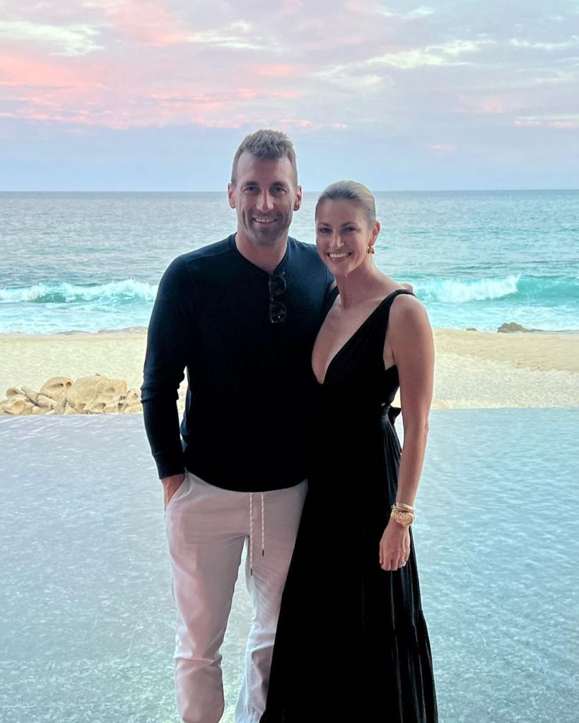 jarret stoll and erin andrews posing on the beach