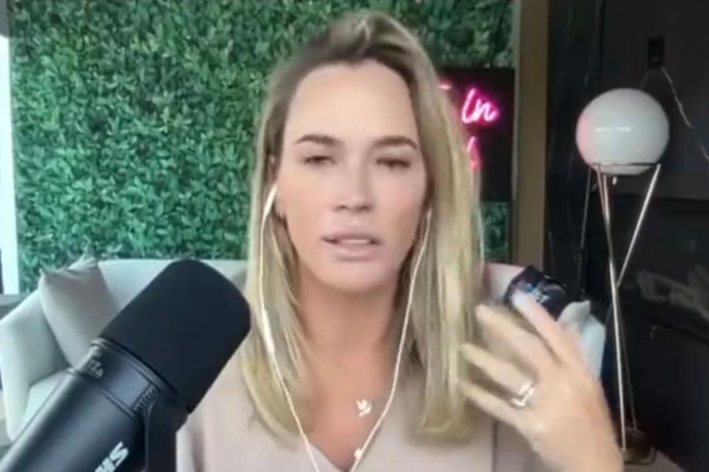 Teddi Mellencamp speaking on her podcasdt.