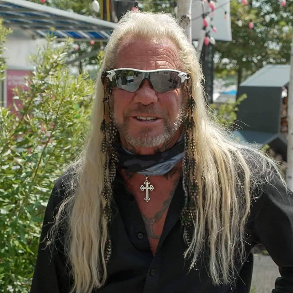 Dog the Bounty Hunter outside.