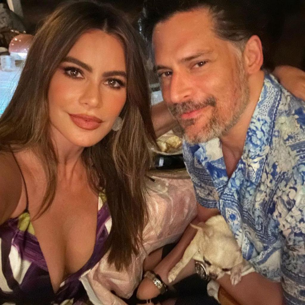 A selfie of Sofía Vergara and Joe Manganiello