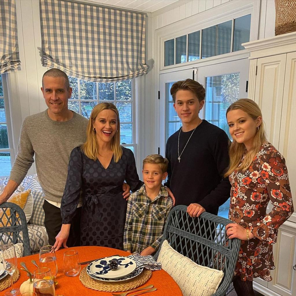 Reese Witherspoon and Jim Toth with their kids.