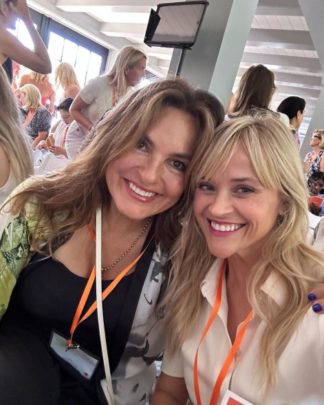 Mariska Hargitay and Reese Witherspoon selfie