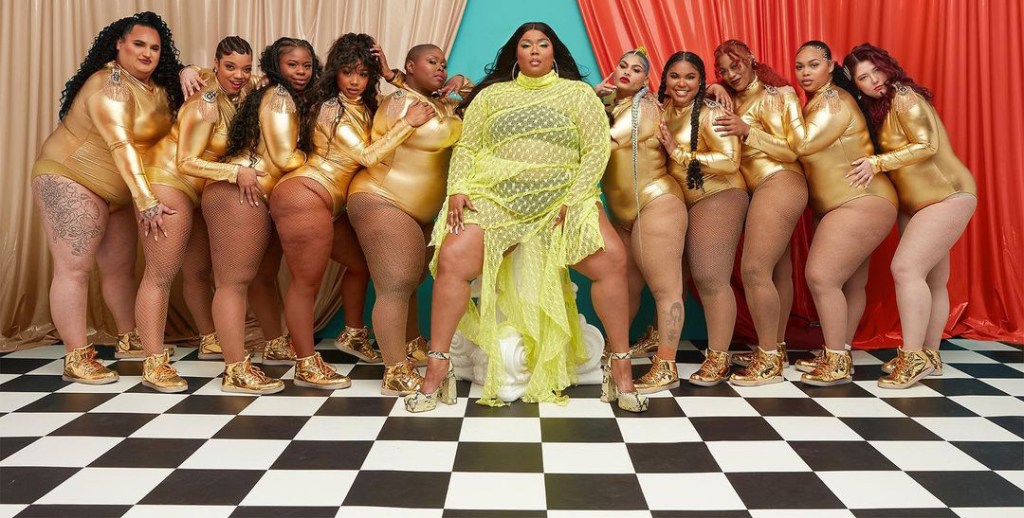 Lizzo with her backup dancers. 