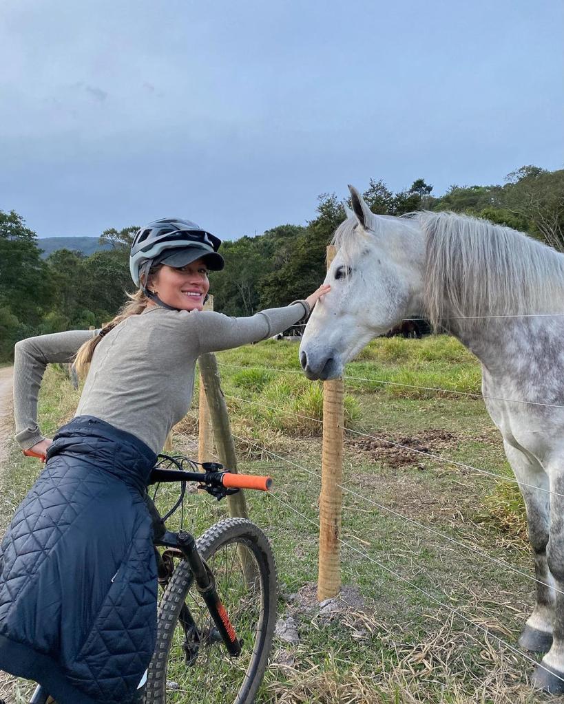 Gisele Bündchen and horse