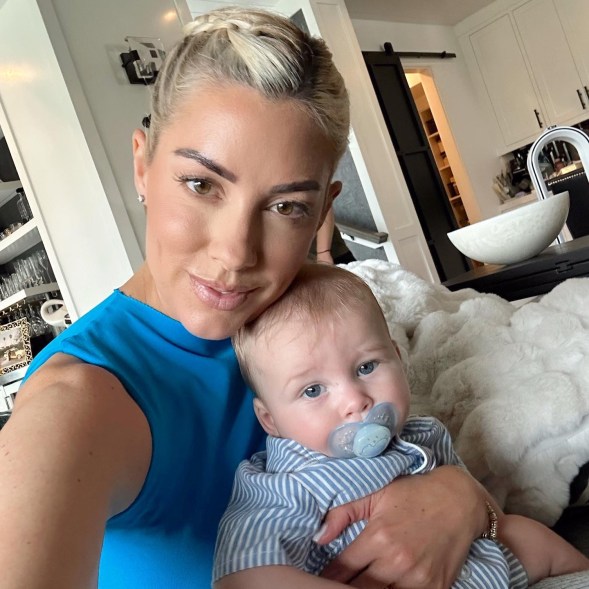 selfie of heather rae moussa and her baby boy