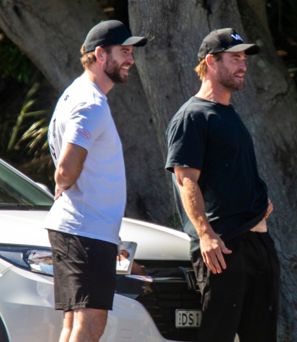 Chris Hemsworth with brother Liam Hemsworth 