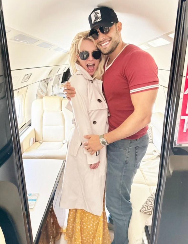 All communication between the pair has reportedly ended since Asghari packed up and left the pop star's home this week.