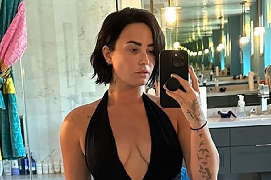 Makeup-free Demi Lovato wears plunging swimsuit and more star snaps