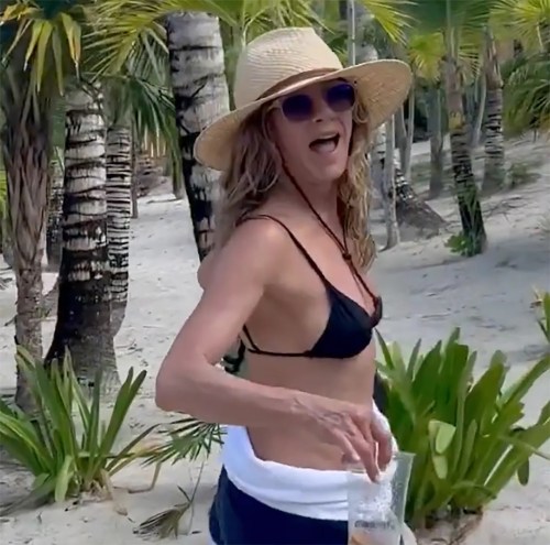 jennifer-aniston-bikini