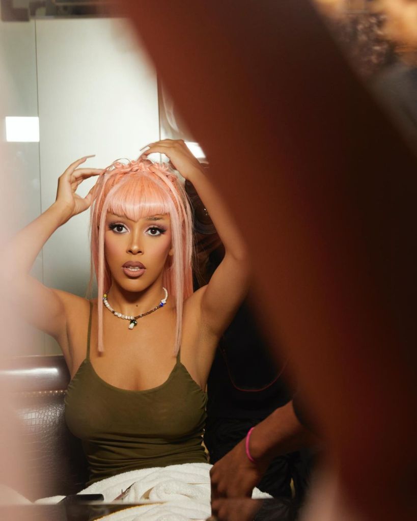 Doja Cat in a mirror selfie.