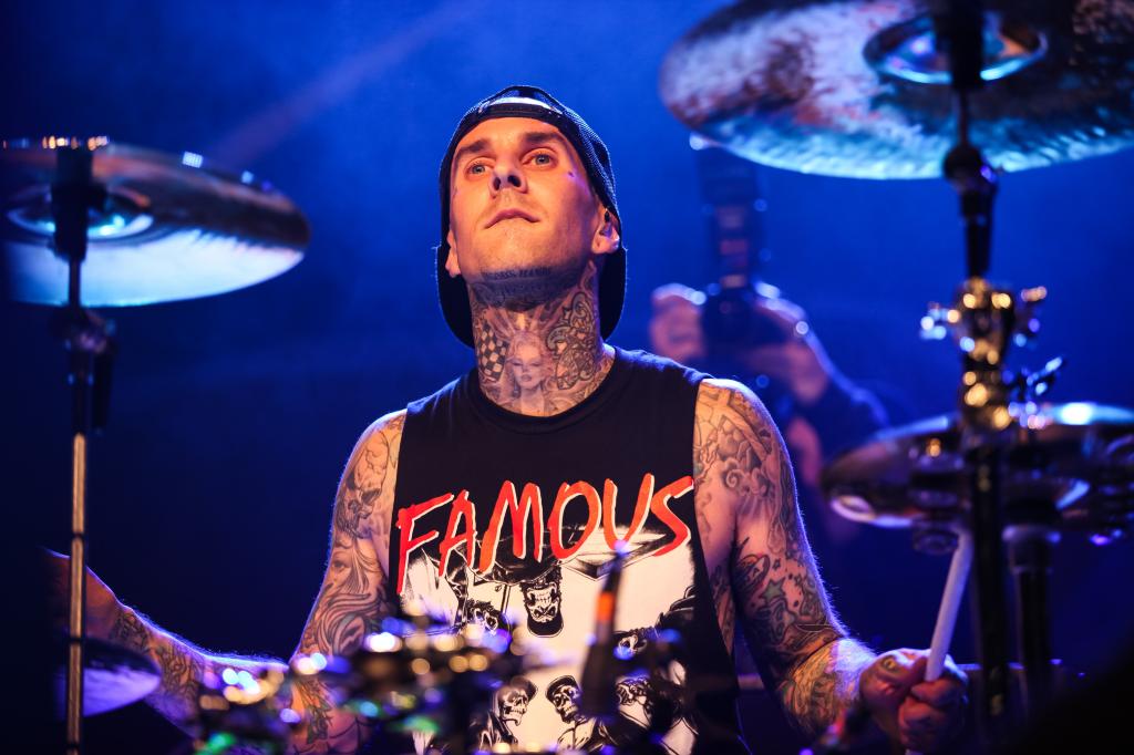 Travis Barker drumming