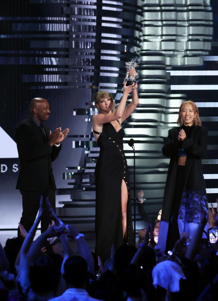 Taylor Swift accepting a VMA.