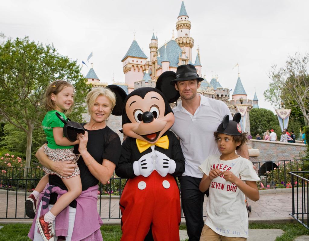 Hugh Jackman and Deborra-Lee Furness with their kids. 