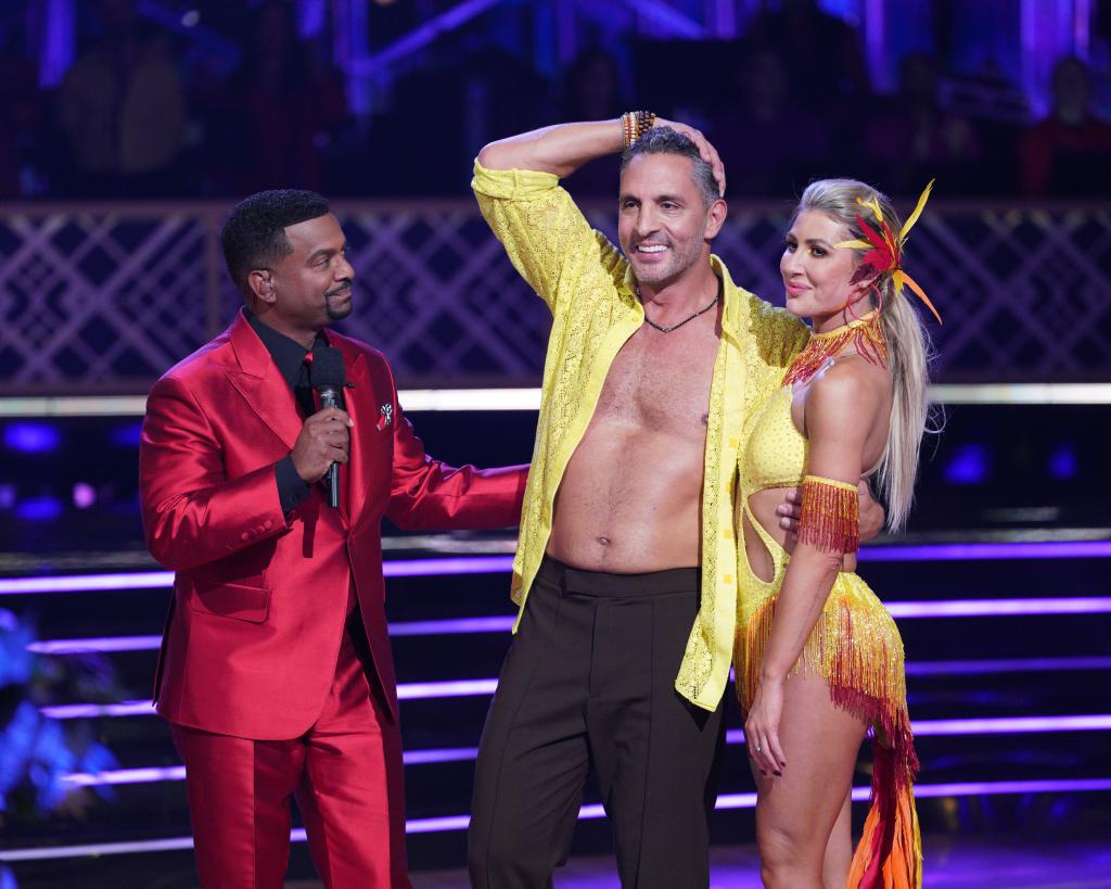 A photo of Mauricio Umansky and Emma Slater on “DWTS”