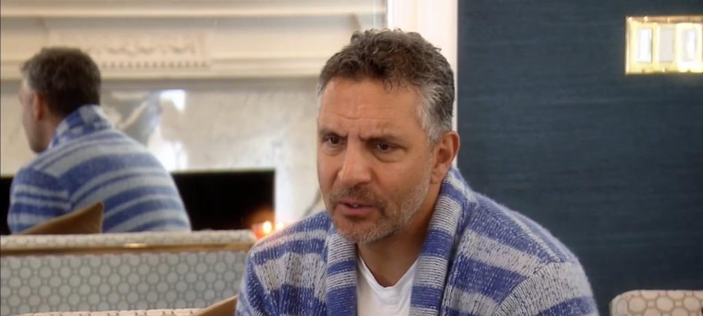 Mauricio Umansky talking on "RHOBH"