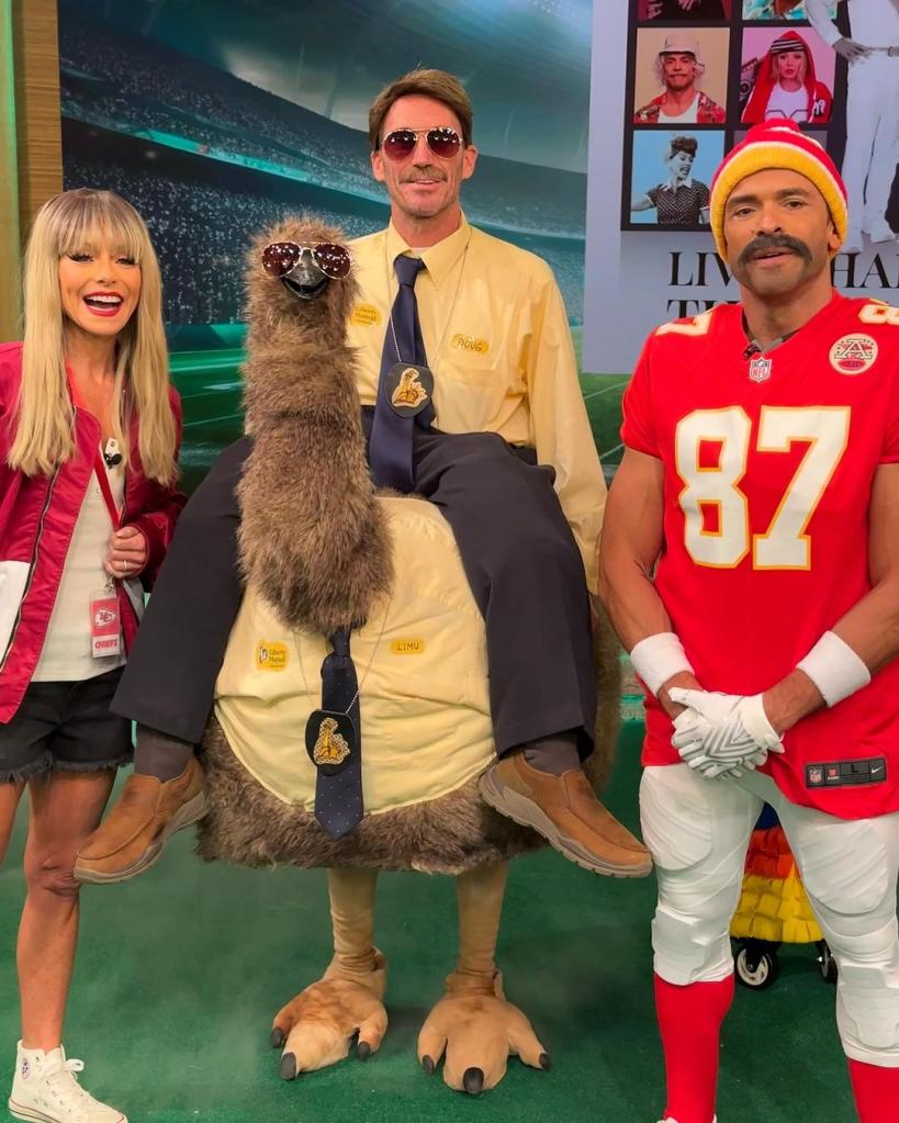 Kelly Ripa and Mark Consuelos dressed as Taylor Swift and Travis Kelce. 