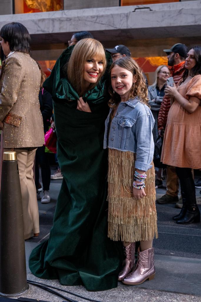 Savannah Guthrie posing with her daughter 