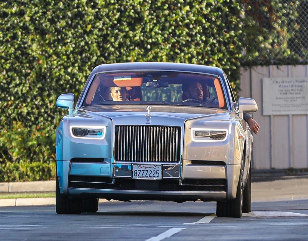 Jennifer Lopez and Ben Affleck dropping his kids off at school