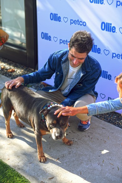 Max Greenfield and wife Tessa celebrated the season of giving by throwing a brunch with Ollie fresh dog food.