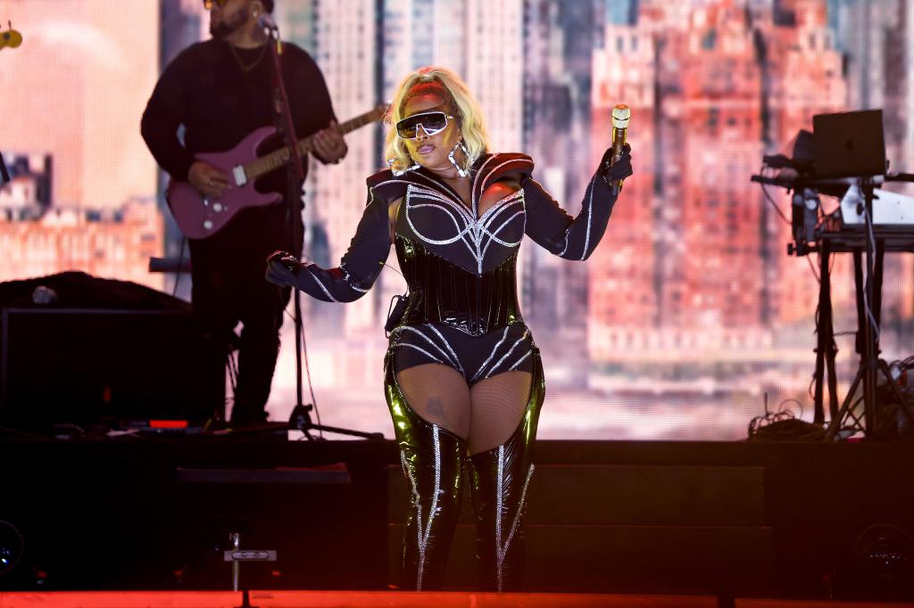 Mary J. Blige performing at the Honeyland Festival.
