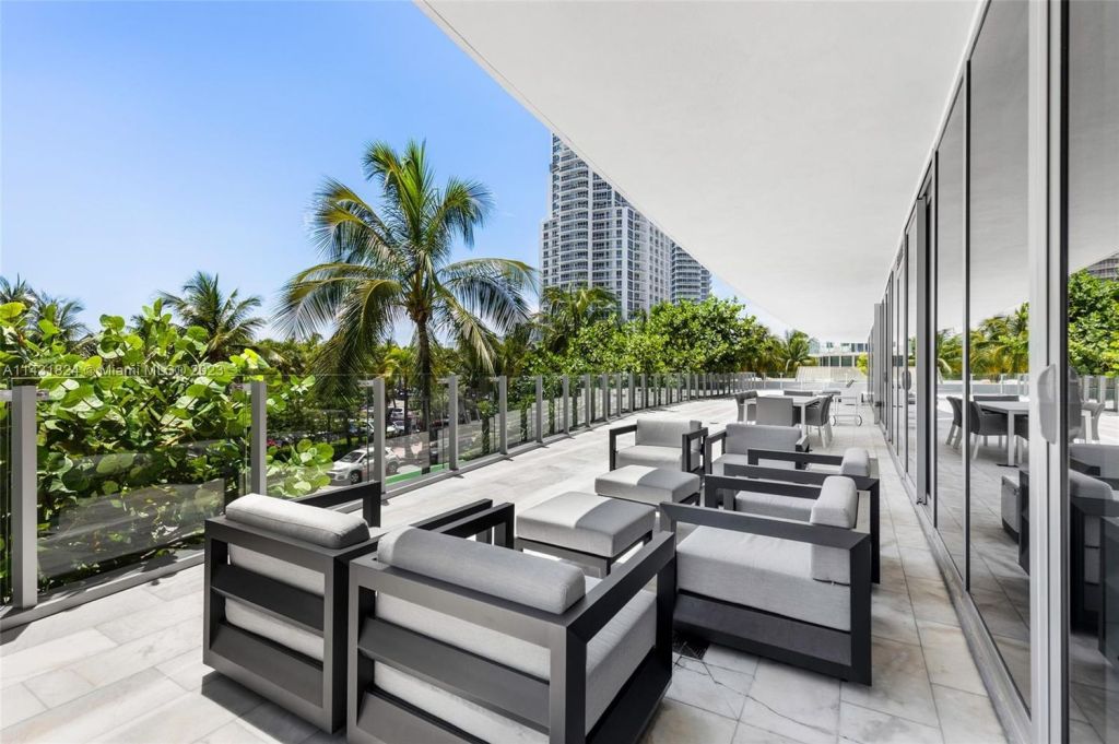 Lisa Hochstein's Miami Beach condo