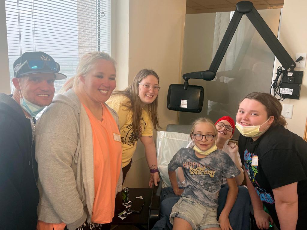 Mama June and her family in the hospital with Anna Cardwell.