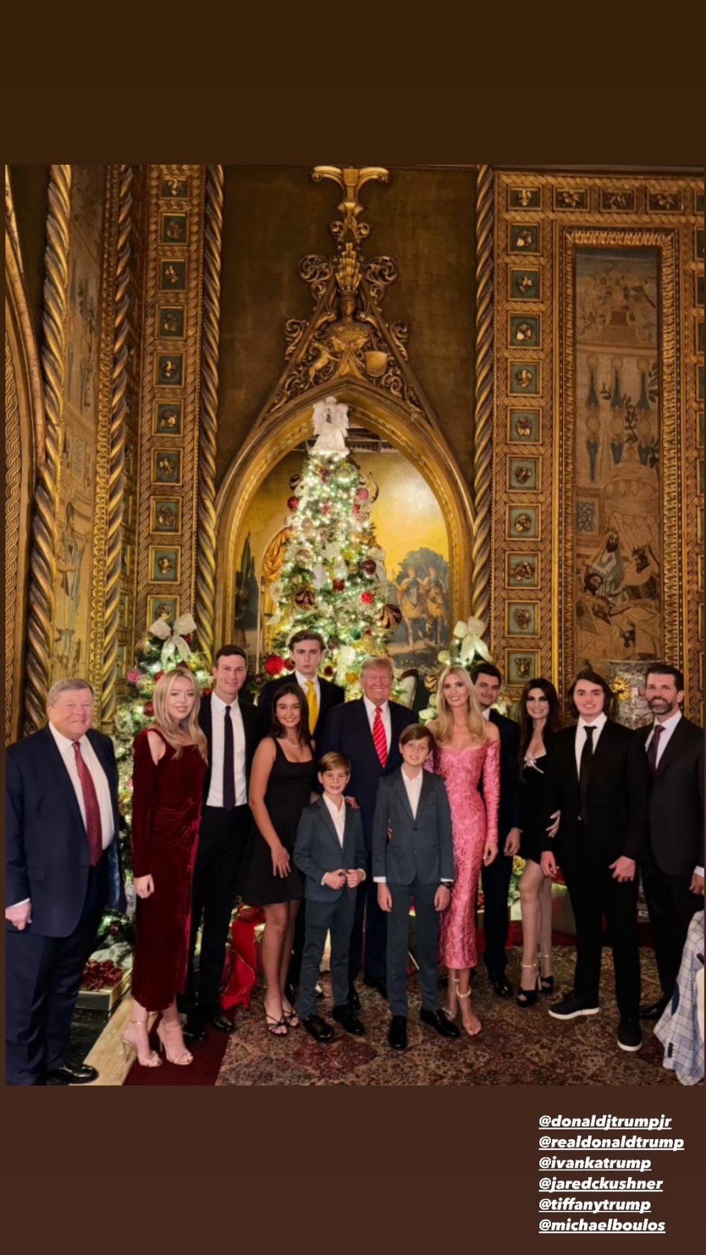 Trump family christmas photo