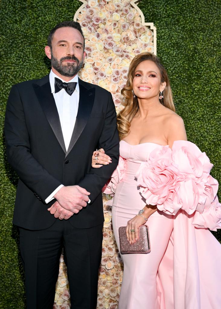 Ben Affleck and Jennifer Lopez posing at Golden Globes 2024