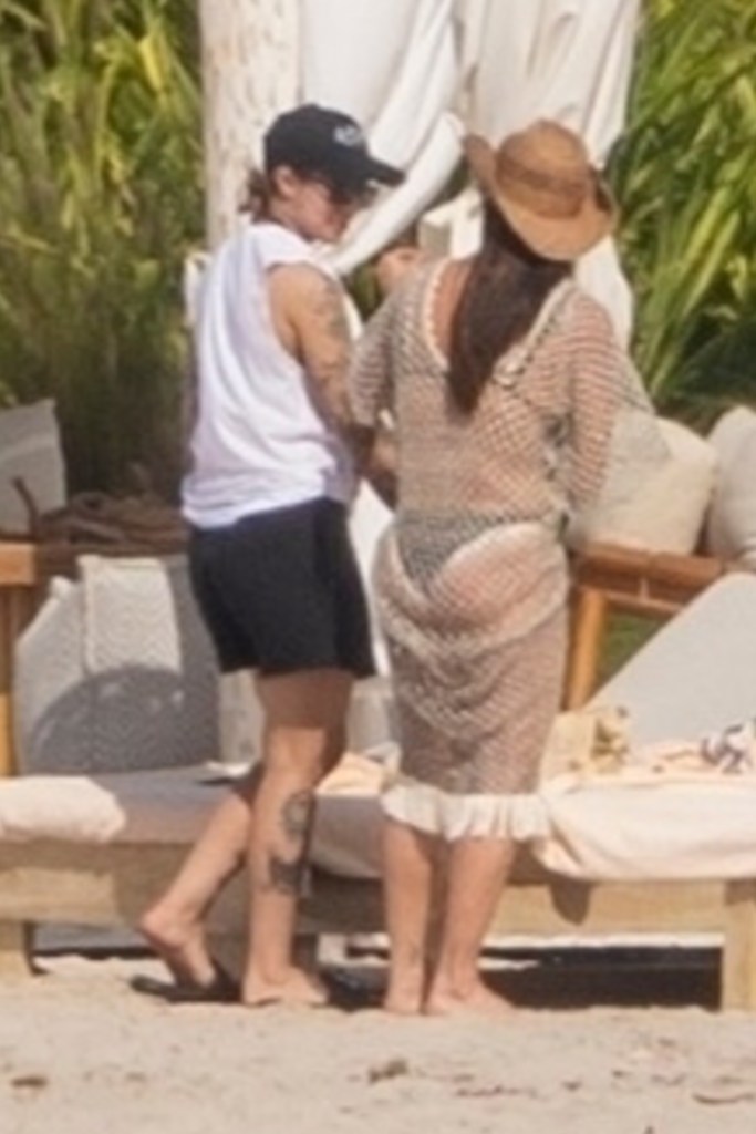 Kyle Richards and Morgan Wade on Mexican beach