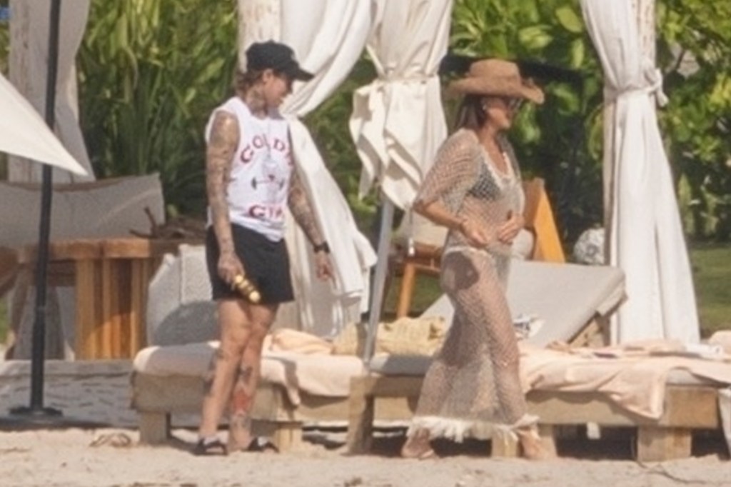 Kyle Richards and Morgan Wade on Mexican beach