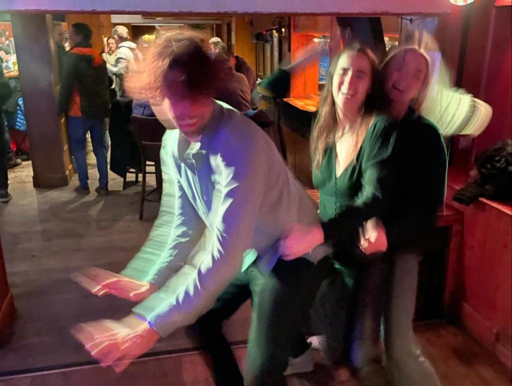 Sophie Turner dancing with her friends