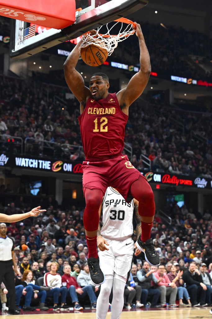 tristan thompson making a basket in basketball